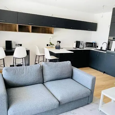 New In Center With Terrac And Parking